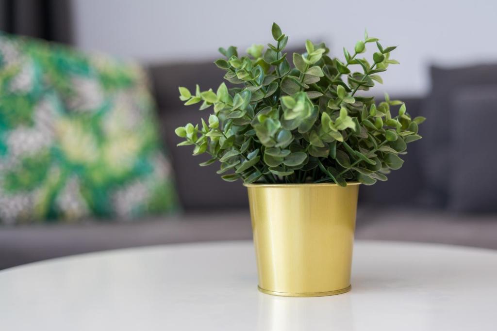 Mini Gold Vase
