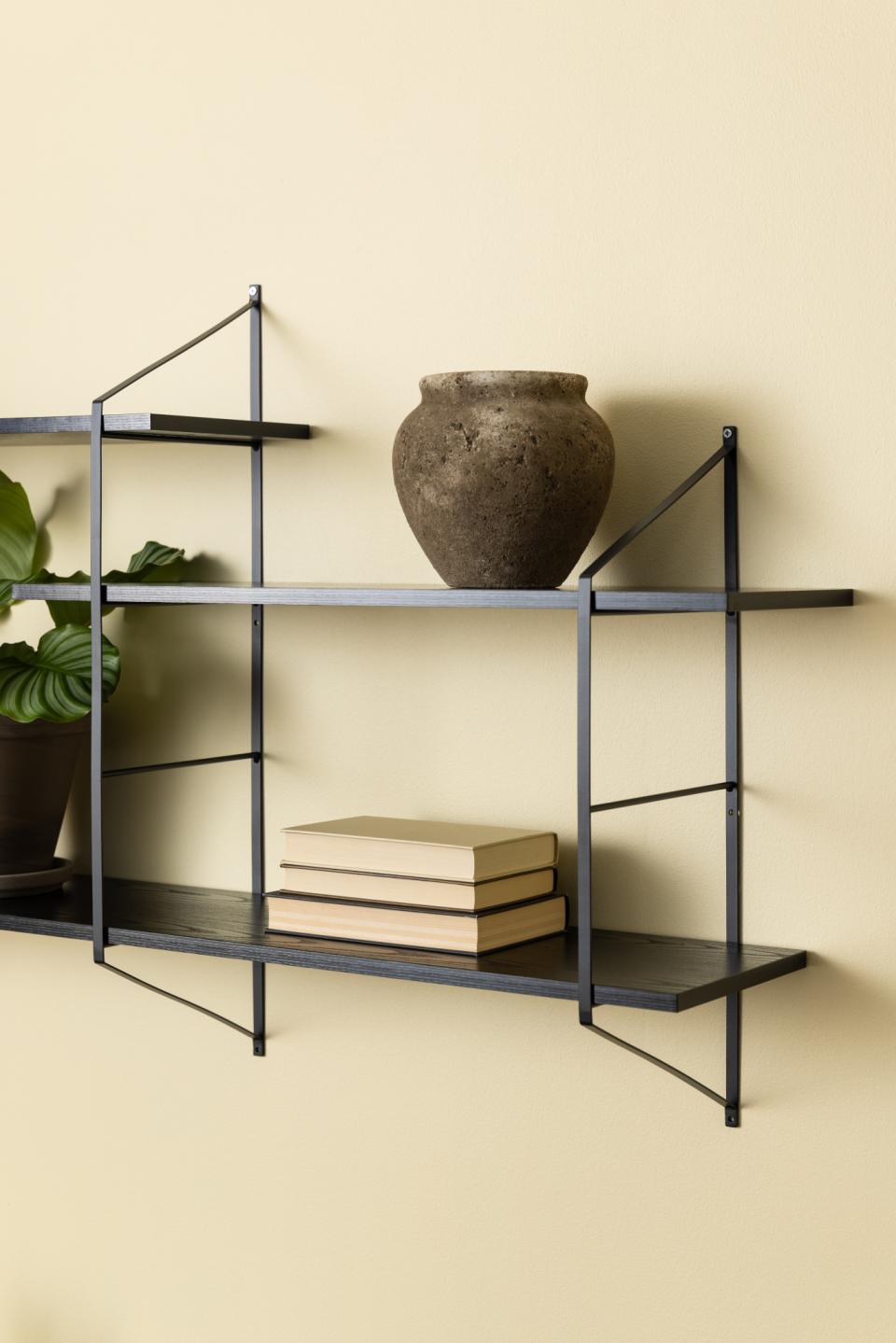 Belfast rectangular wall shelf, frame matt black powder coated steel, 4 shelves ash black rough melamine, with asymmetrical detail, 191x25,5x79 cm