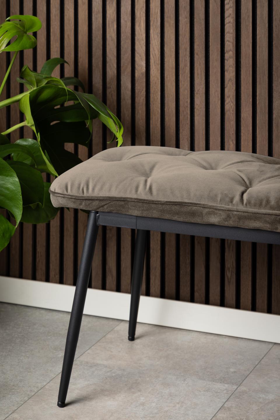 Brooke bench, Vic fabric beige 82AC FR, base matt black rough powder coated steel, with tuftings, 159x38x48 cm