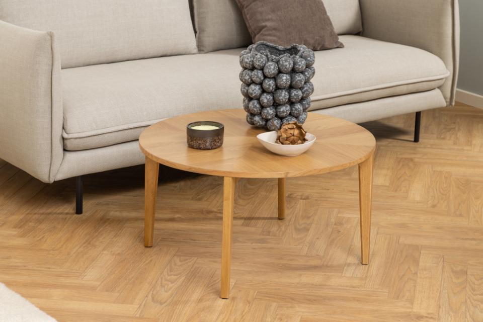 Laudal round coffee table, top oak PU lacquered veneer, base oak stained NC lacquered rubberwood, with starburst, Ø80x42 cm