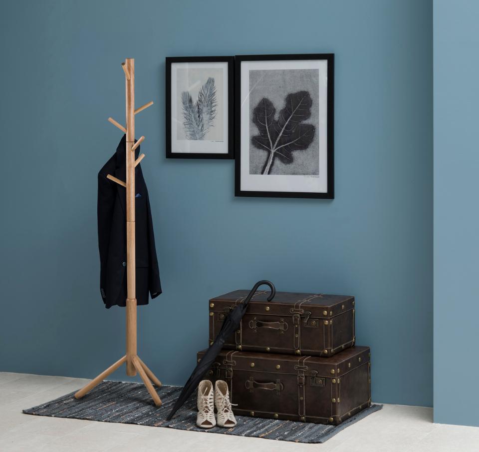 Bremen coat hanger, frame and base NC lacquered rubberwood, with asymmetrical detail, 51x45x176 cm